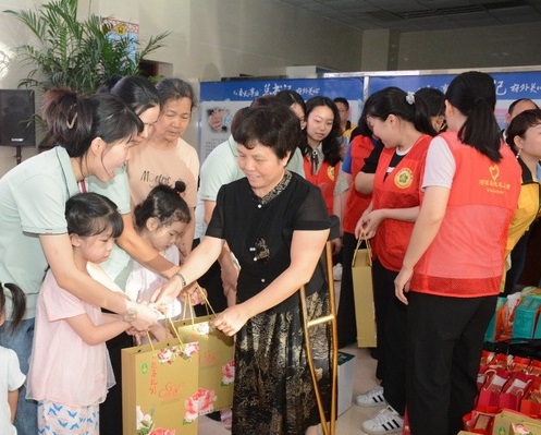 图为活动现场2_调整大小.jpg