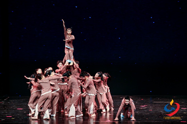 图为幸运飞艇(中国)开奖记录查询站
博爱学校孩子们表演节目《我听见》.jpg