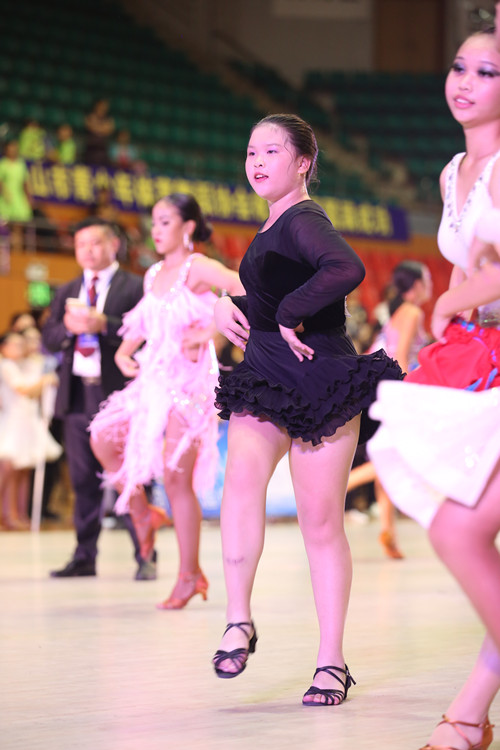 1539679679703078855.jpg C:UserslenovoDesktopu7167片u9ec4馨瑜.jpg