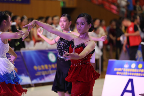 1539683386078093296.jpg C:UserslenovoDesktopu7167片u5468宇婷.jpg