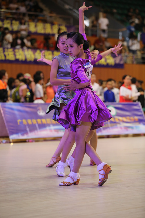 1539683405437026771.jpg C:UserslenovoDesktopu7167片u949f雨潼.jpg