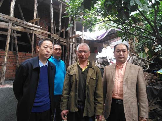 说明: E:2018扶贫工作1226主要领导慰问相片微信图片_20181226142524.jpg